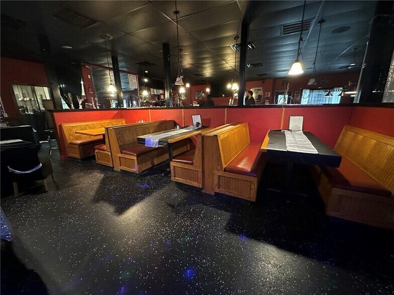 More Photos Of 12 Cottonton Rd, Pittsview Restaurant For Sale