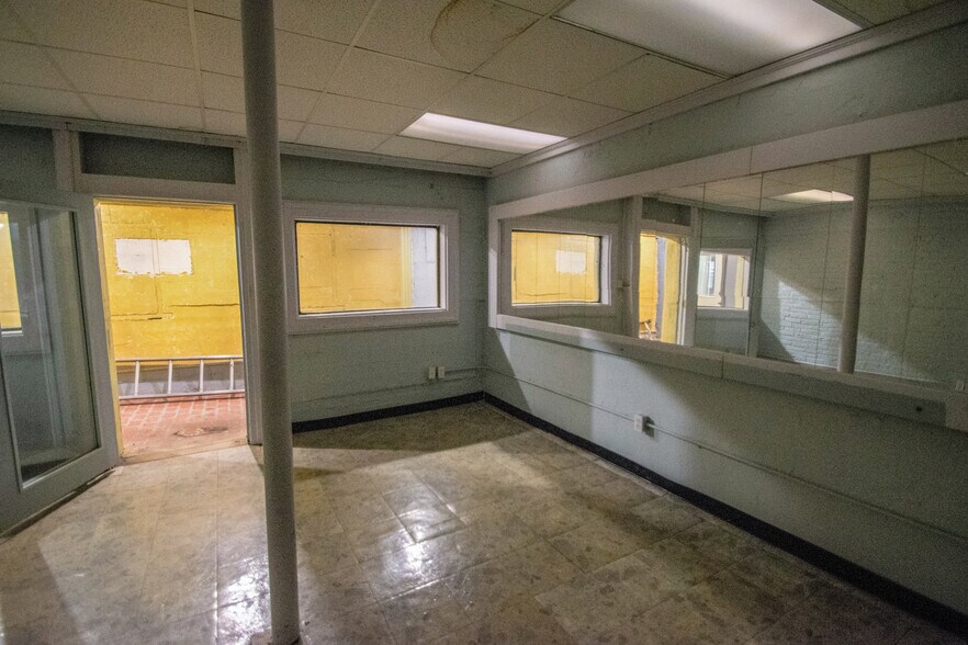 More Photos Of 300 4th St, Algoma Apartments For Sale