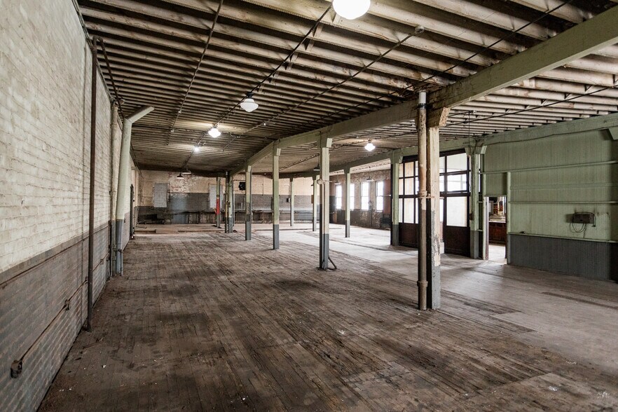 More Photos Of 3240 Woodbridge St, Detroit Industrial For Sale