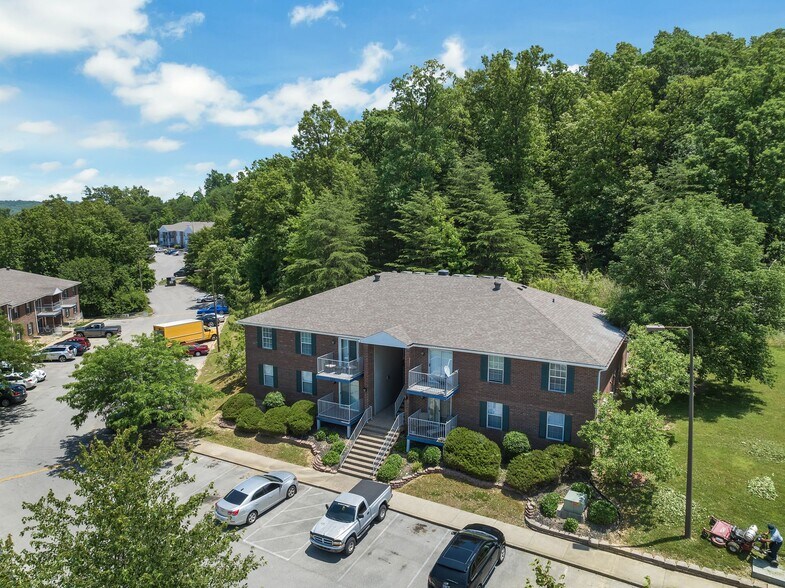 More Photos Of 3130 Saint Anthony Gardens Dr, Louisville Apartments For Sale