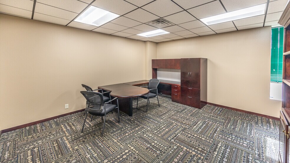 More Photos Of 23 Briercroft Office Park, Lubbock Office For Lease