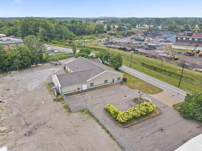 More Photos Of 37401 Stevens Blvd, Willoughby Flex For Lease