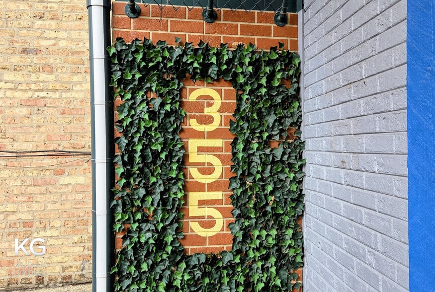 More Photos Of 3734 W Irving Park Rd, Chicago Restaurant For Lease