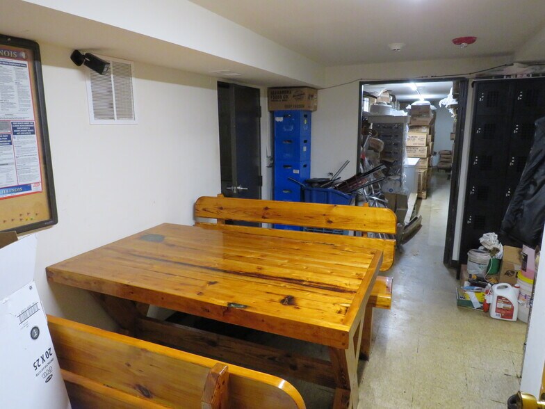More Photos Of 24725 W Eames St, Channahon Veterinarian Kennel For Sale
