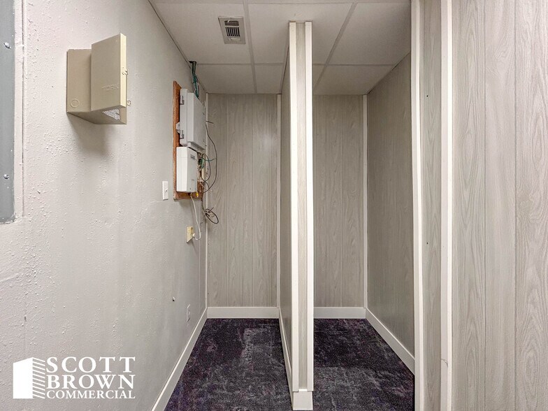 More Photos Of 638 Londonderry Ln, Denton Medical For Lease