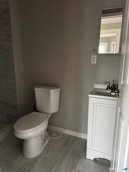 More Photos Of 21 Williams St, Hartford Apartments For Sale