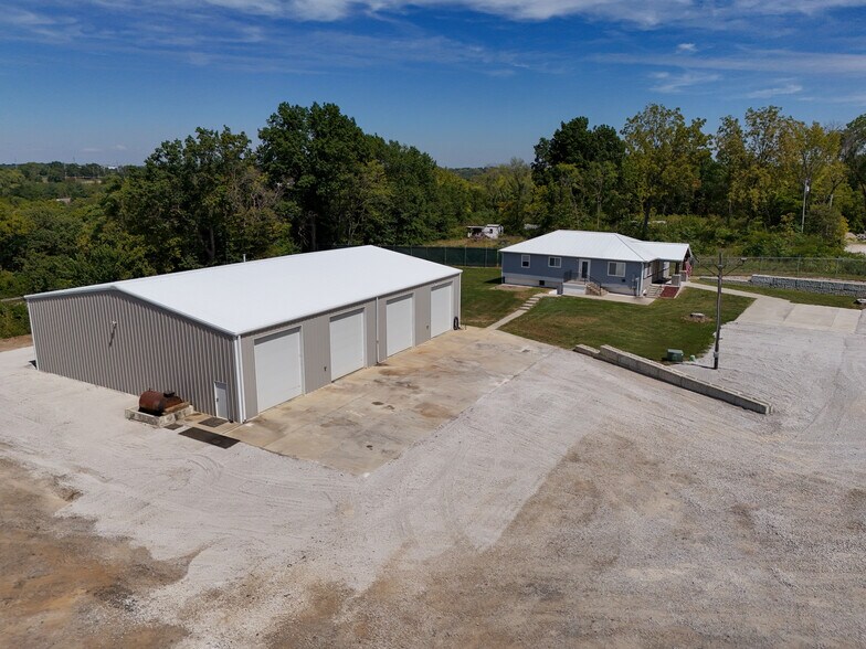 More Photos Of 1455 SE County Road AA, Blue Springs Warehouse For Sale