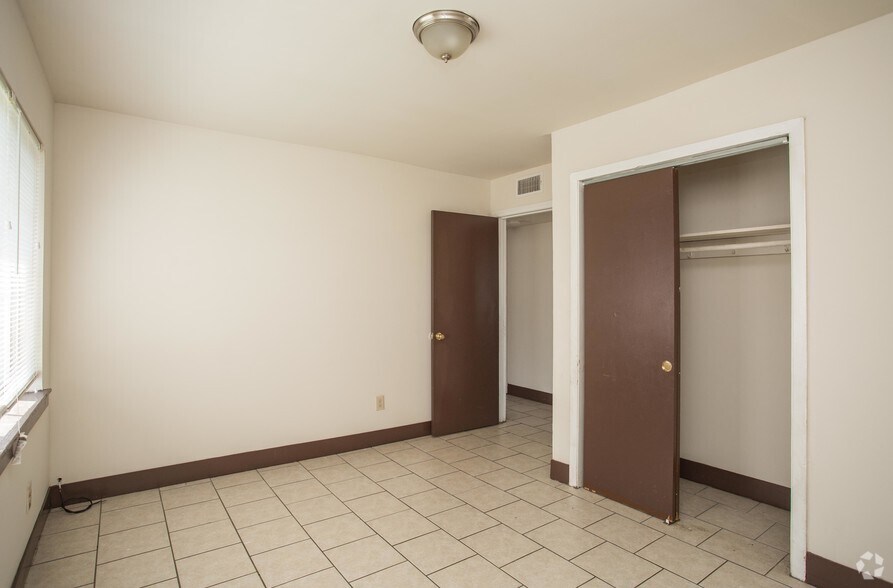 More Photos Of 1024 Day Street Rd, Montgomery Apartments For Sale