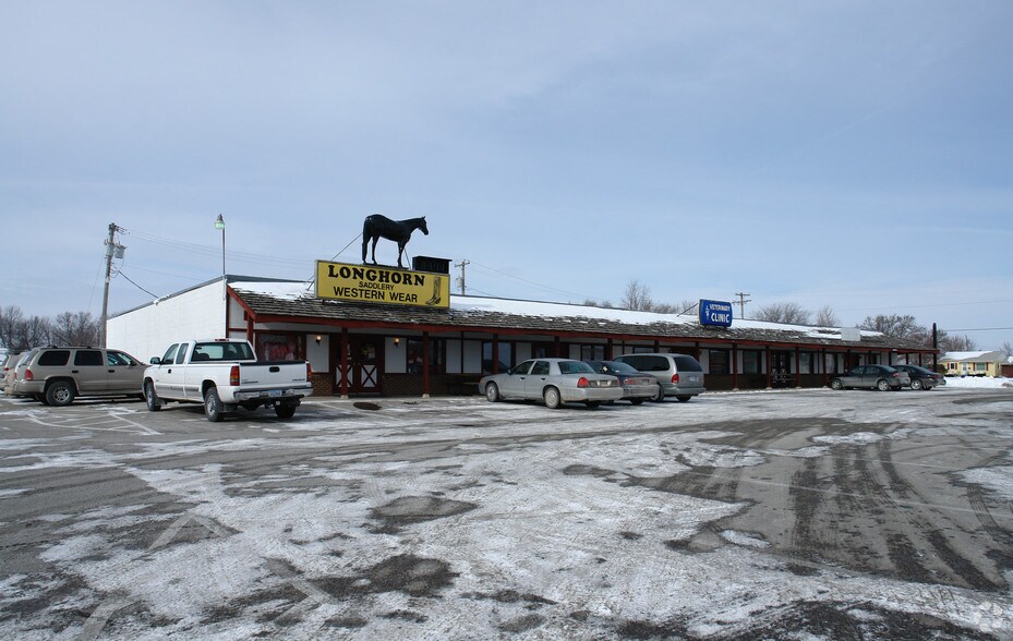 Primary Photo Of 111-119 Avenue O W, Fort Dodge General Retail For Sale