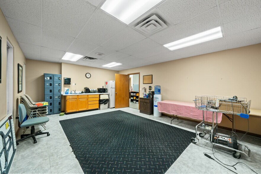 More Photos Of 130 Elizabeth Ln, Genoa City Industrial For Lease