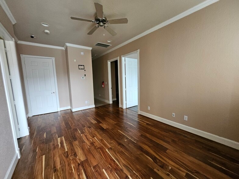 More Photos Of 1804 Snake River Rd, Katy Medical For Sale