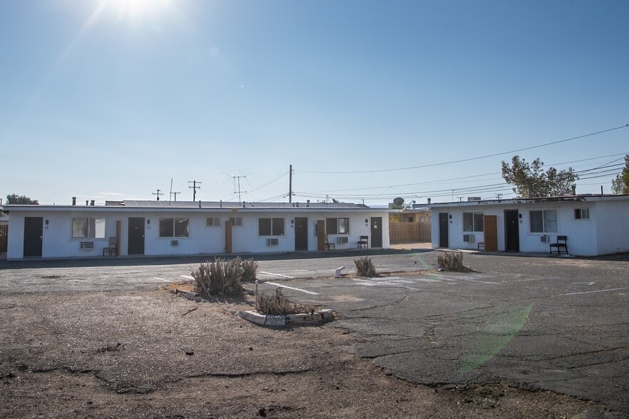 More Photos Of 331 W Church Ave, Ridgecrest Hotel For Sale