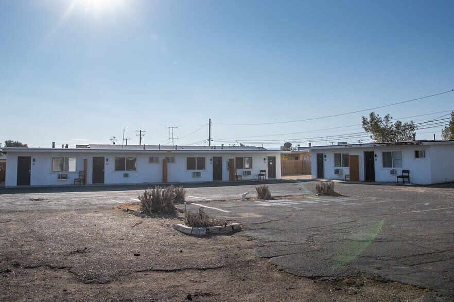 More Photos Of 339 W Church Ave, Ridgecrest Hotel For Sale
