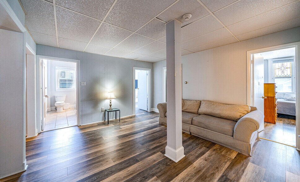 More Photos Of 617 E 8th St, Ocean City Hotel For Sale