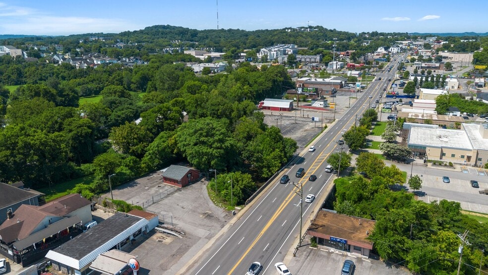More Photos Of 5409 Charlotte Pike, Nashville Auto Dealership For Lease