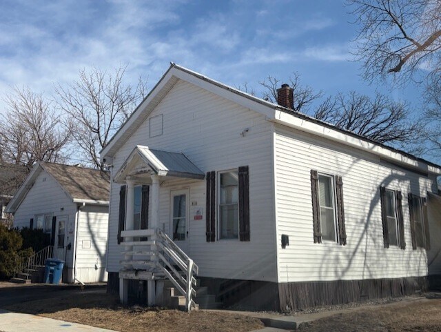 More Photos Of 817 Cherry St, Oshkosh Specialty For Sale
