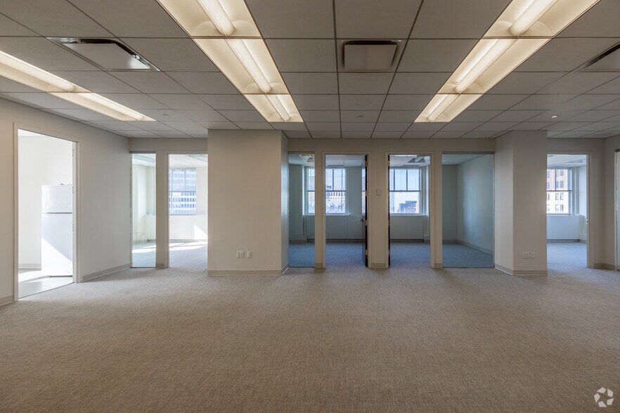 More Photos Of 122 E 42nd St, New York Coworking Space