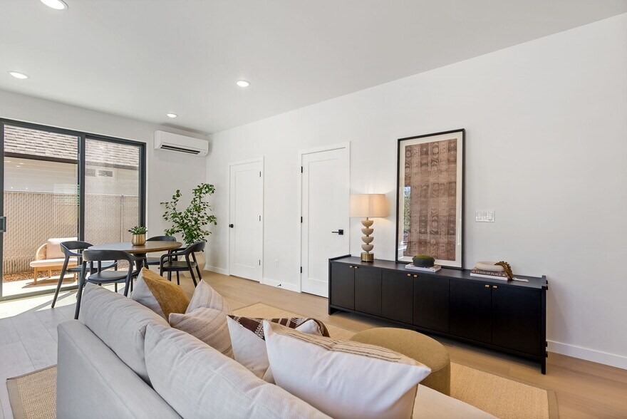 More Photos Of 127 NW Broadway St, Bend Apartments For Sale