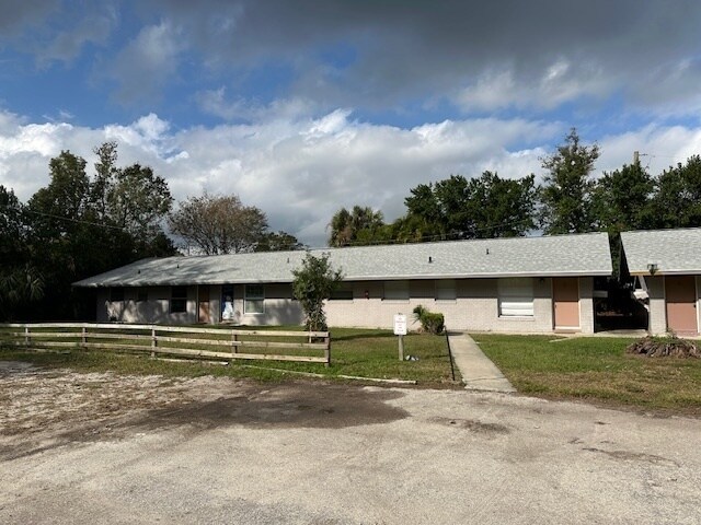 More Photos Of 2600 21st St NW, Winter Haven Apartments For Sale