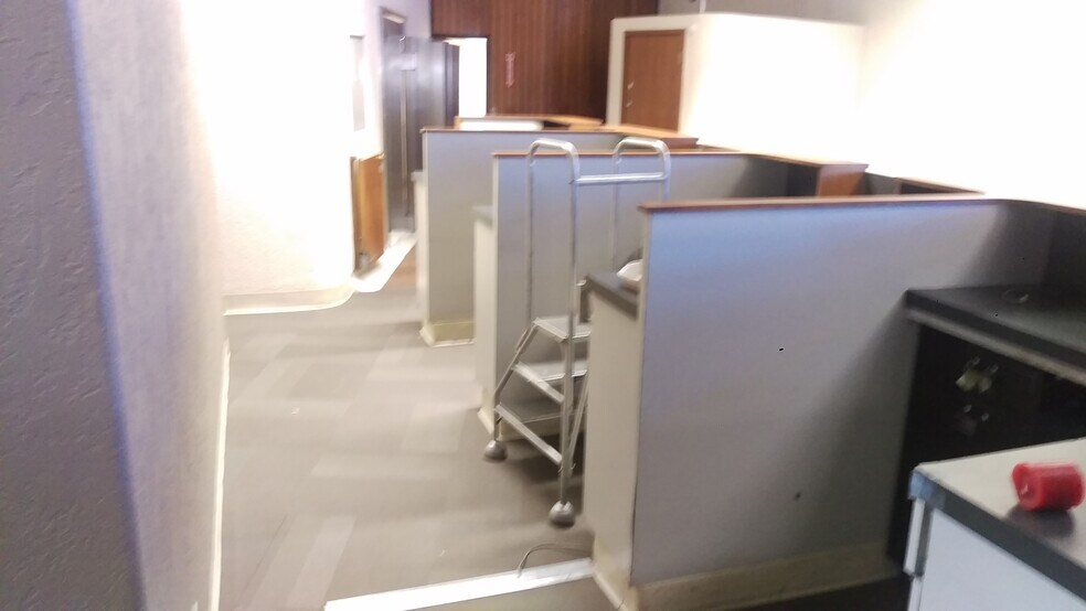 More Photos Of 112 N Grand Ave, Nogales General Retail For Sale