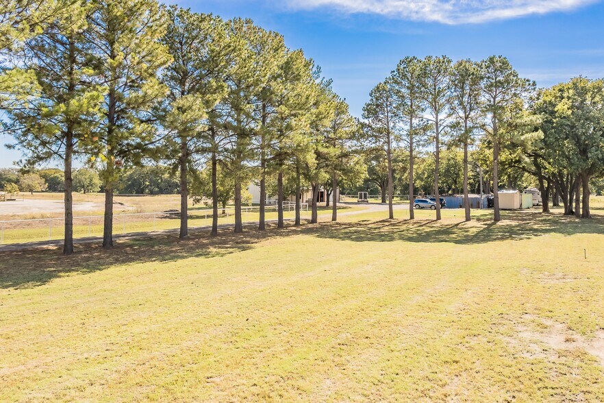 More Photos Of 327 County Road 4851, Newark Industrial For Lease