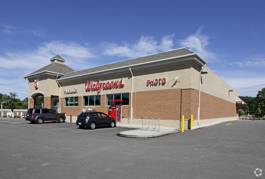 More Photos Of 100 E McMurray Rd, McMurray Drugstore For Sale