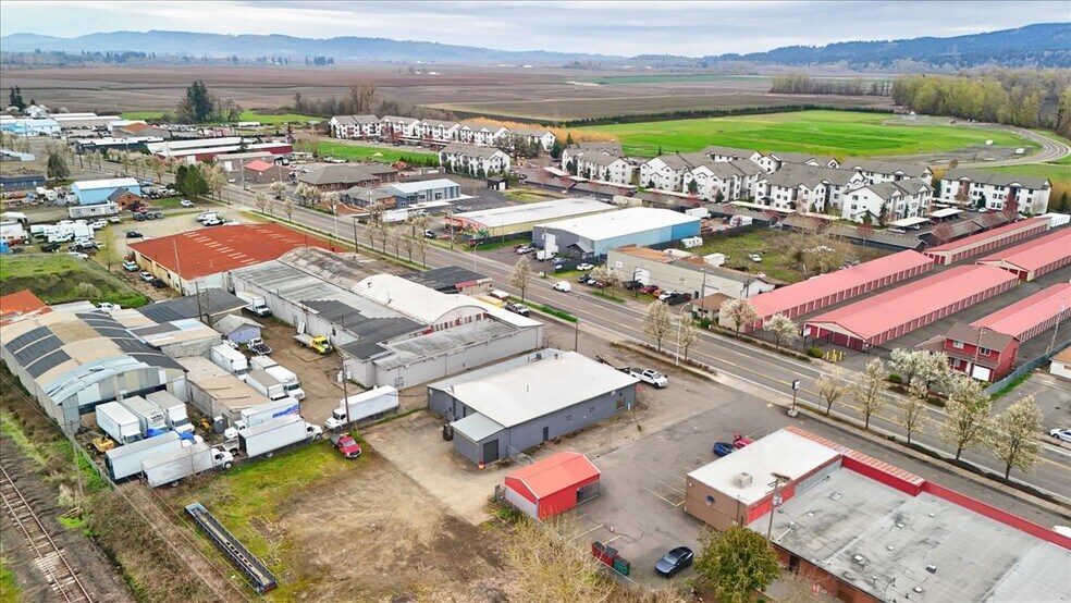 More Photos Of 890 N Main St, Independence Warehouse For Sale