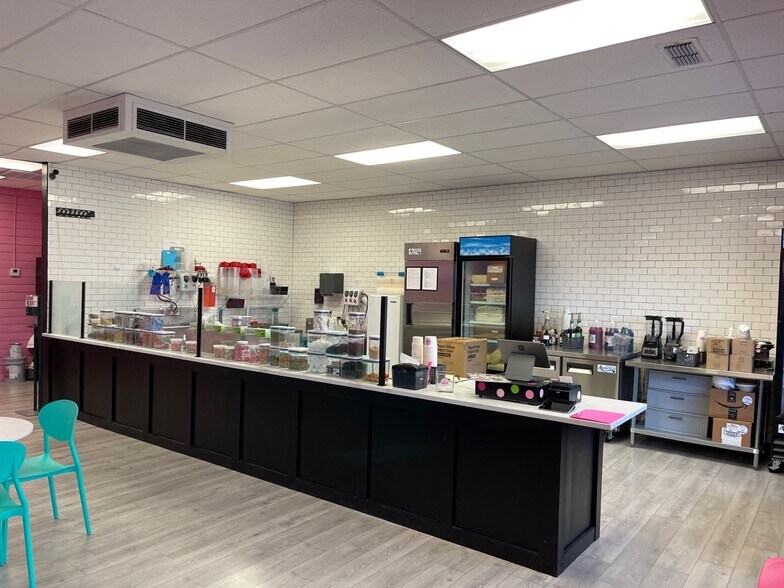 More Photos Of 1205 S Main St, Weatherford Freestanding For Sale