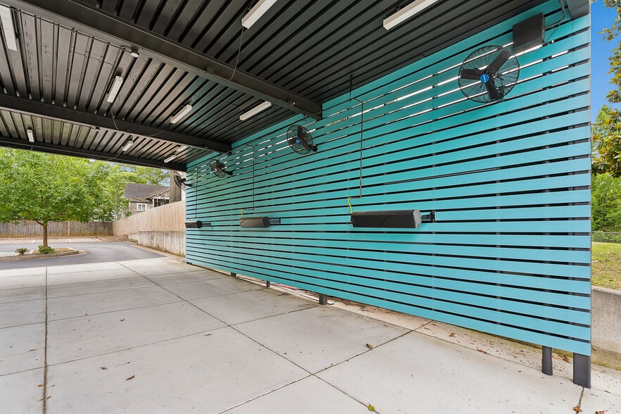 More Photos Of 1605 Howell Mill Rd NW, Atlanta Storefront Retail Office For Sale