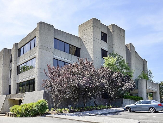 More Photos Of 3340 Perimeter Hill Dr, Nashville Office For Sale