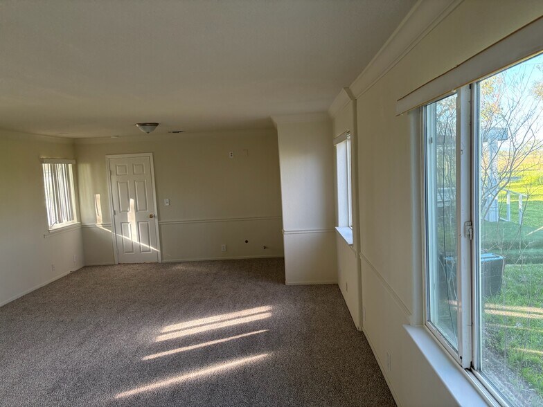 More Photos Of 3027 W Wise Rd, Lincoln Land For Sale