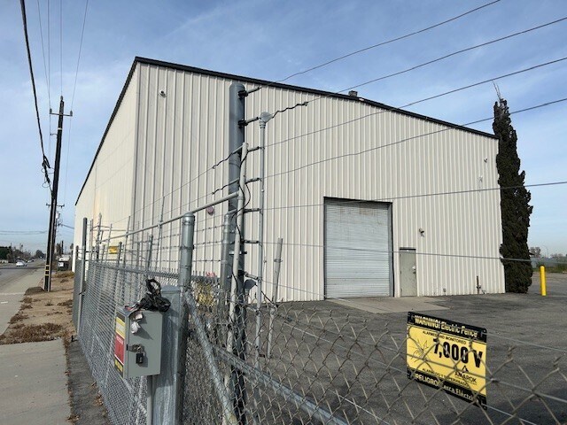 More Photos Of 241 S Union Ave, Bakersfield Warehouse For Sale