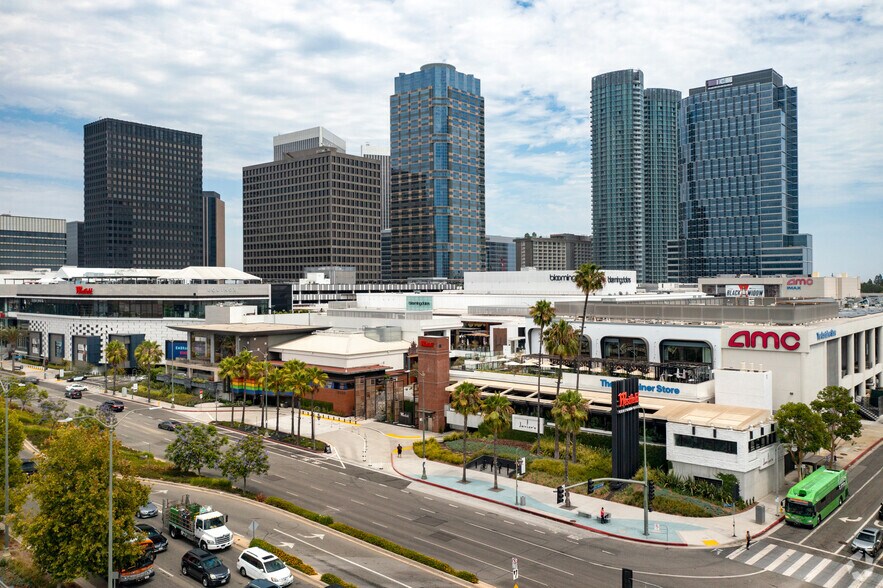 More Photos Of 1901 Avenue of the Stars, Los Angeles Office For Lease