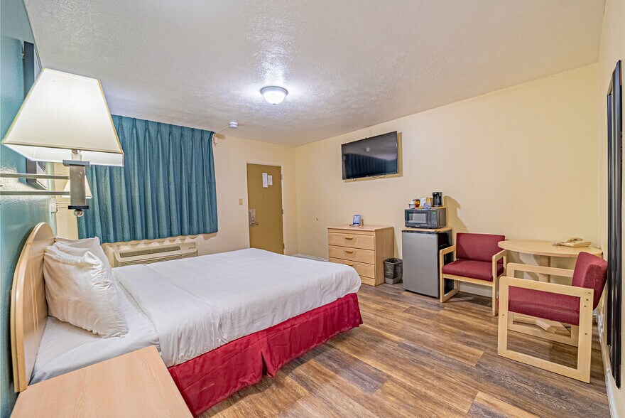 More Photos Of 1349 Idaho St, Elko Hotel For Sale