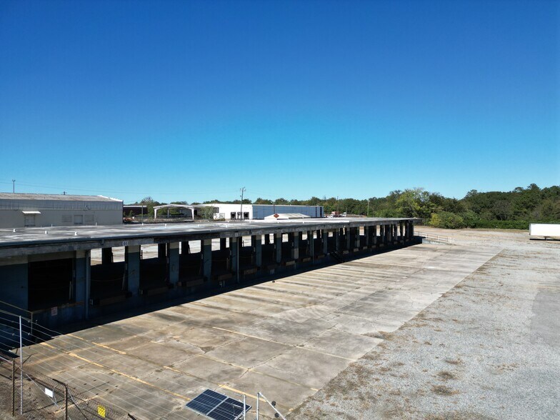 More Photos Of 475 Guy Paine Rd, Macon-Bibb Truck Terminal For Sale