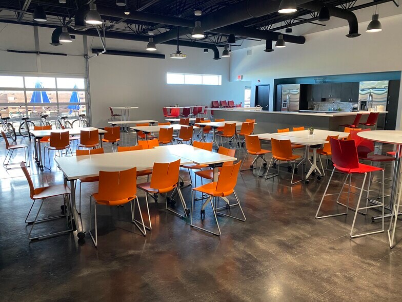 More Photos Of 6500 Technology Center Dr, Indianapolis Light Distribution For Lease