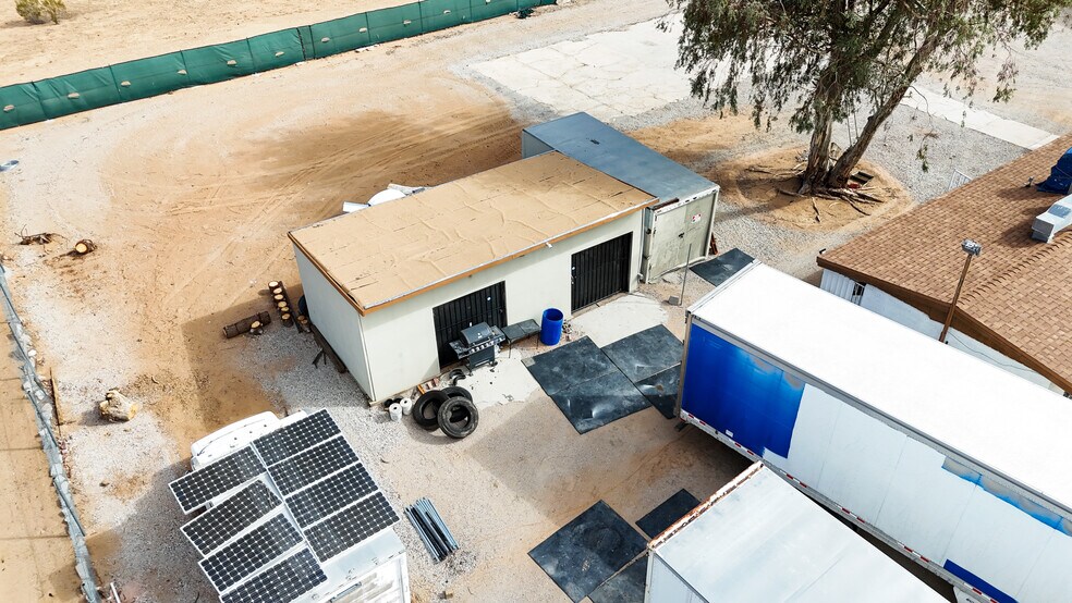 More Photos Of 18142 Navajo Rd, Apple Valley Truck Terminal For Lease