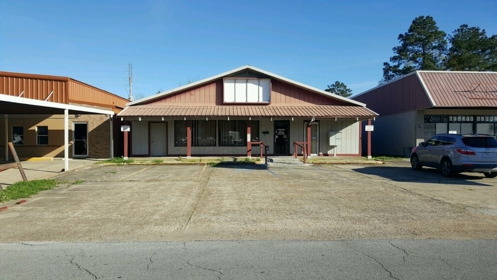 Primary Photo Of 353 Moreau St, Marksville Office For Sale