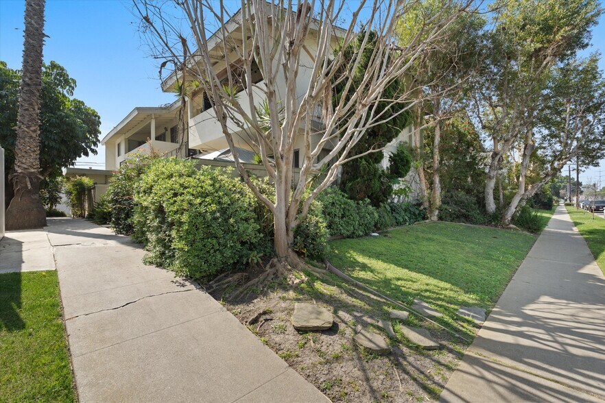 More Photos Of 3728 Redondo Beach Blvd, Torrance Apartments For Sale