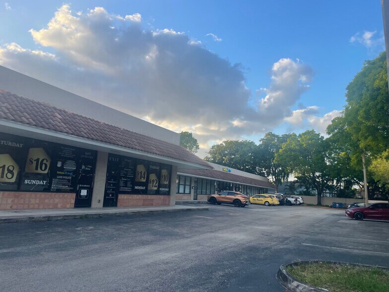 More Photos Of 8455-8471 W Oakland Park Blvd, Sunrise Office For Lease