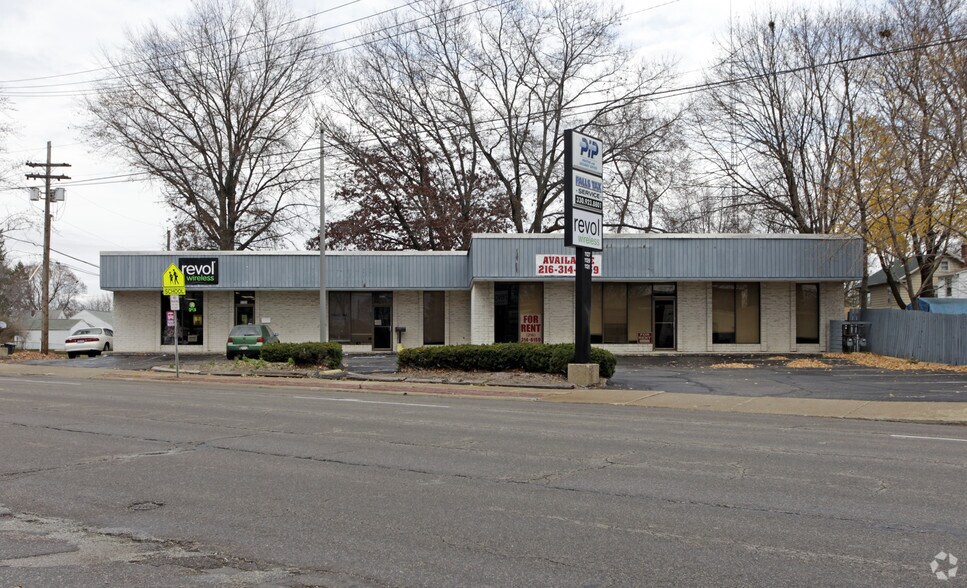 More Photos Of 1127-1131 Portage Trl, Cuyahoga Falls General Retail For Lease
