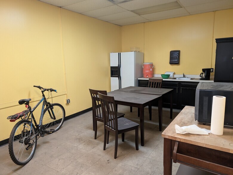 More Photos Of 103 Western Ave, Akron Warehouse For Sale