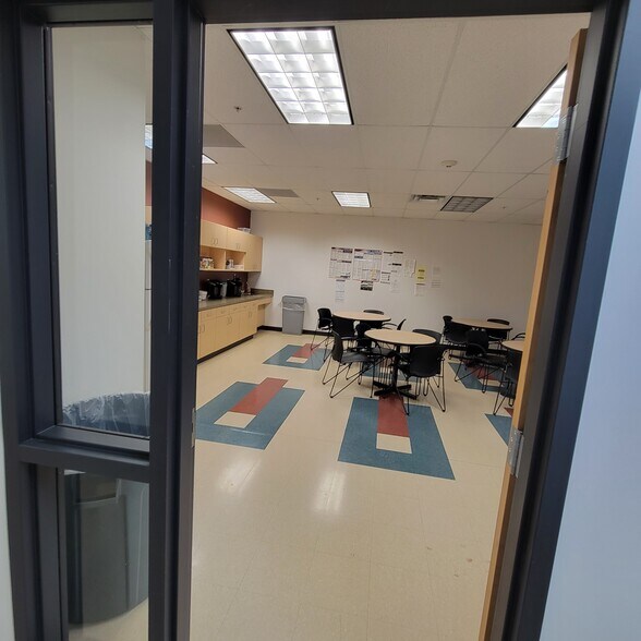 More Photos Of 20 Lawrence Bell Dr, Williamsville Medical For Lease