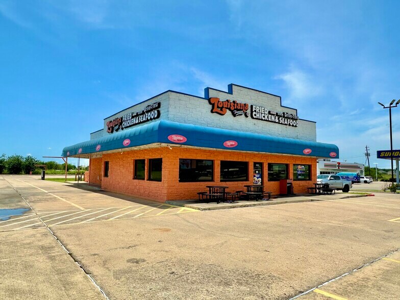 Primary Photo Of 5400 Avenue I, Rosenberg Restaurant For Lease