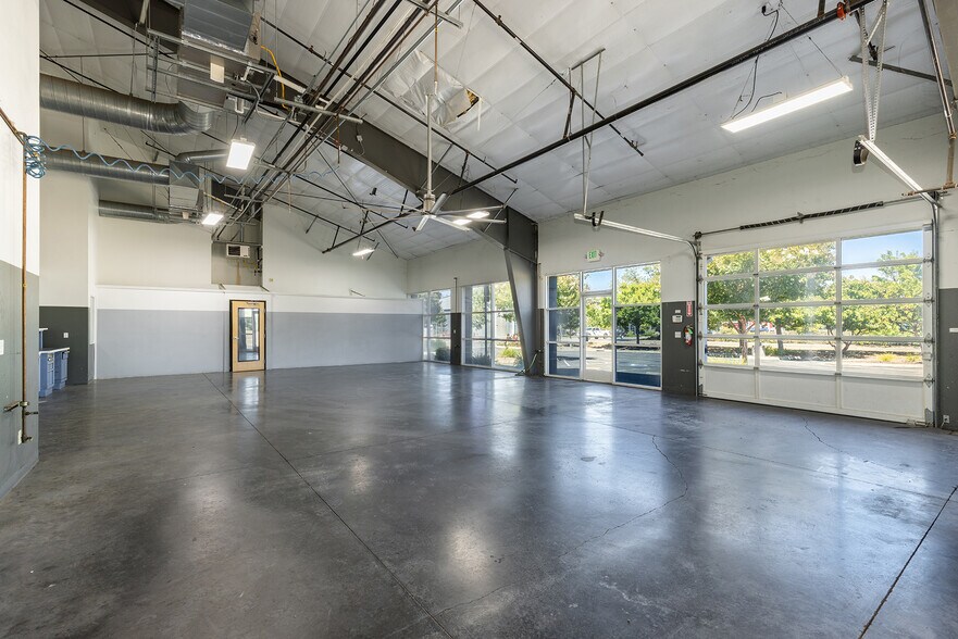 More Photos Of 800 American Way, Windsor Freestanding For Lease