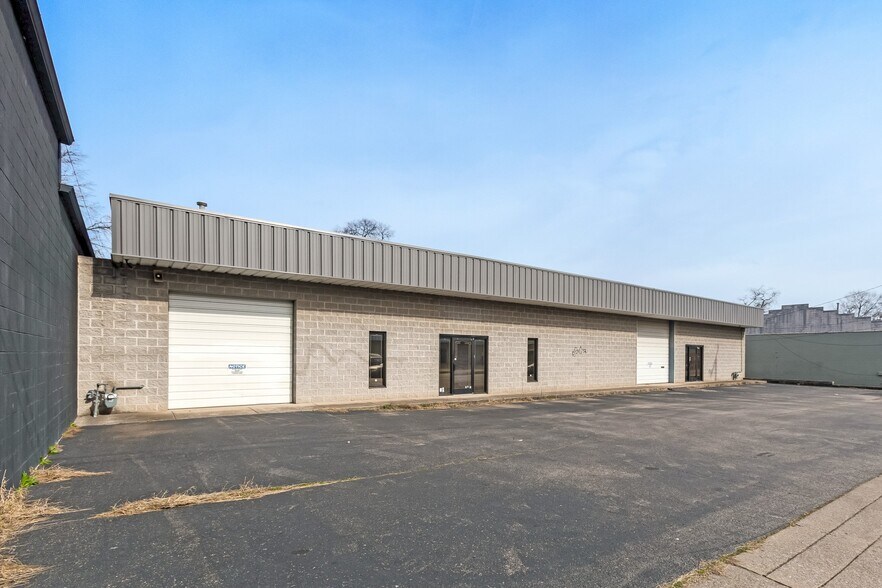 More Photos Of 1024-1026 3rd Ave S, Nashville Warehouse For Sale