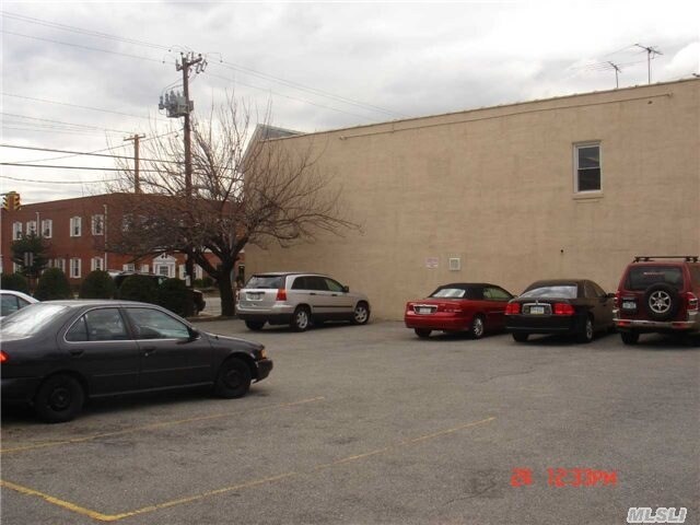 More Photos Of 80 E Old Country Rd, Mineola Office For Lease