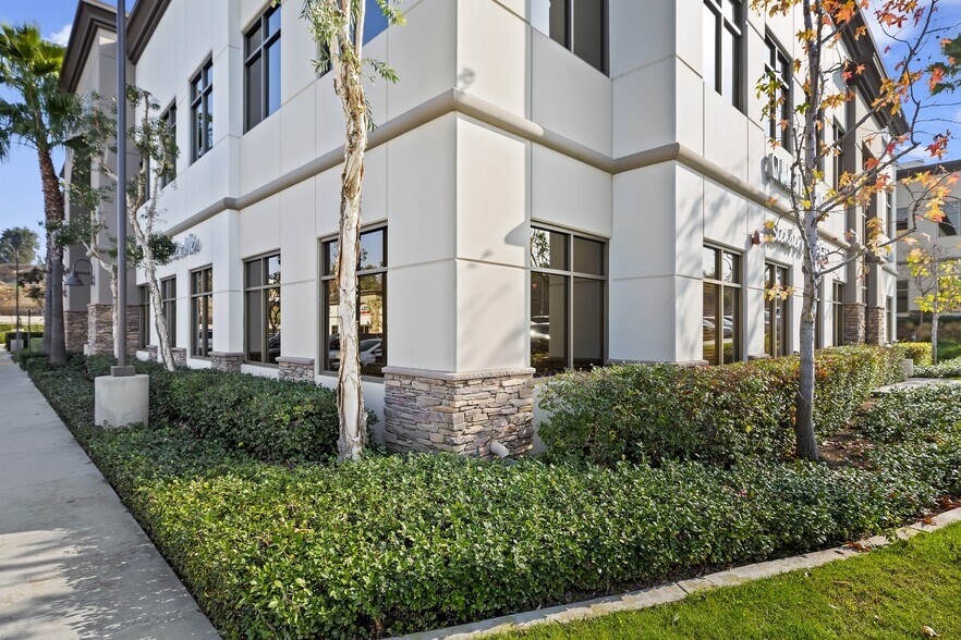 More Photos Of 2083 Compton Ave, Corona Medical For Lease