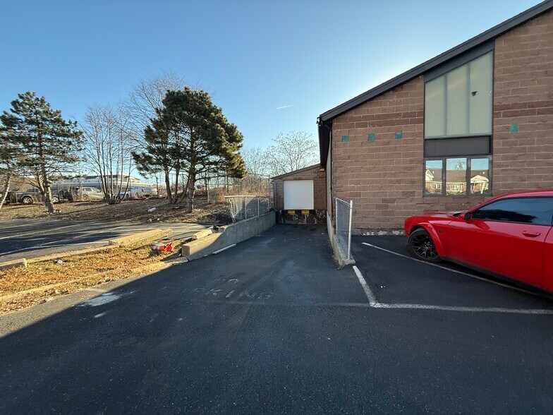 More Photos Of 20 Lechmere St, Revere Flex For Lease