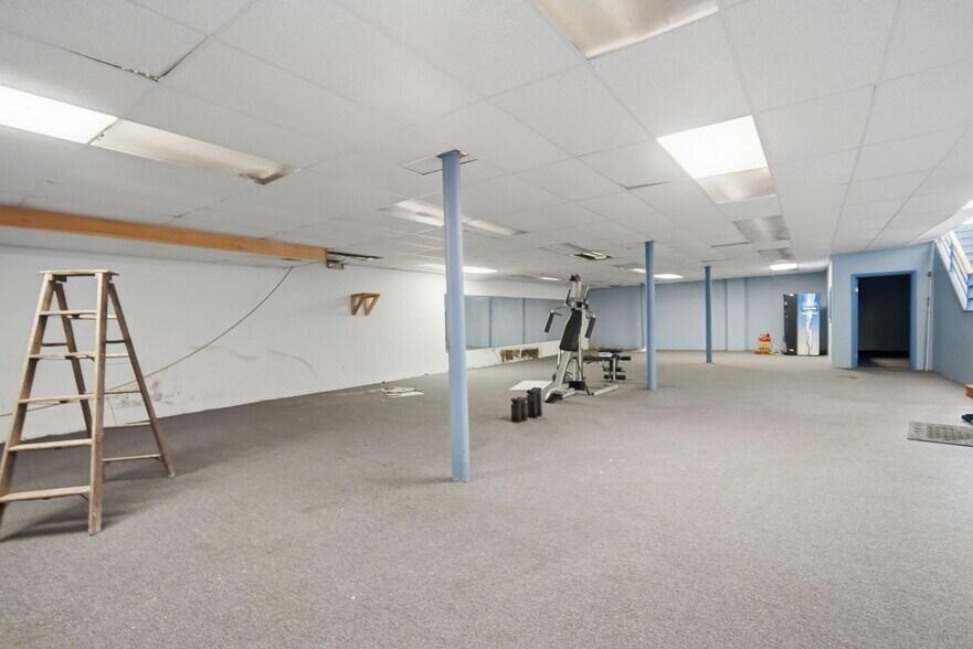 More Photos Of 48 Elm St, Westfield Storefront For Sale